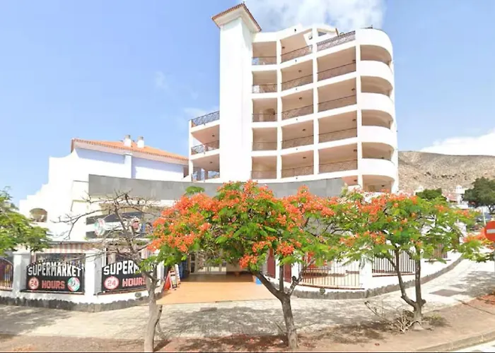 Heated Poolside Paradise Cristianos ロスクリスティアーノス